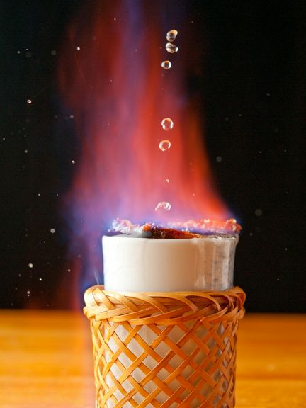 フグ料理には欠かせない『ヒレ酒』の魅力