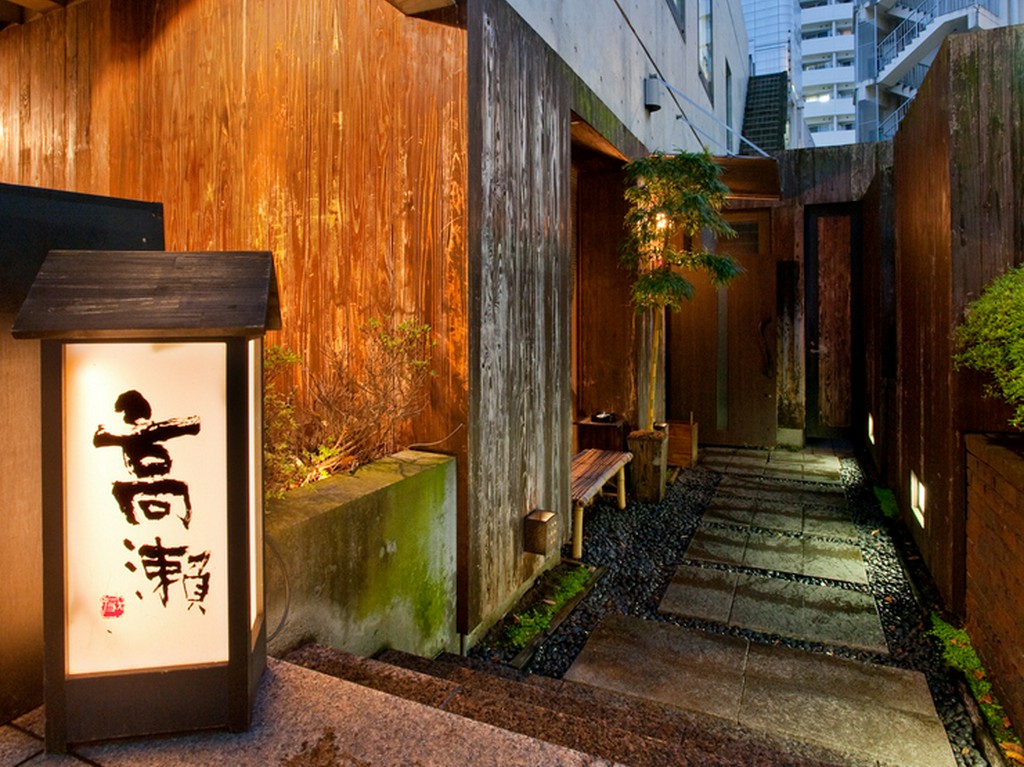 コース料理を通じて、季節を感じてもらいたい