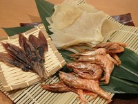・甘海老の炙り　・蛍烏賊の炙り 　・えいひれの炙り 