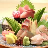 買参権を持つ輪島漁港や、佐渡漁港等から直送の鮮魚をお届け