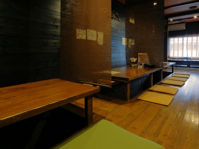 2Fに個室・半個室完備