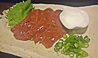 ほんの少し塩をつければ、旨味が倍増。柔らかさと甘さが口の中でとろける逸品です。