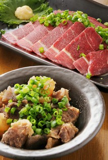 春野産の新鮮な馬肉を使用