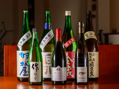 美味しい日本料理を囲んで、しっとり楽しむ大人の日本酒デート