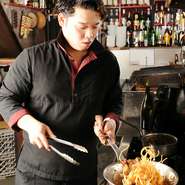 定番メニューのほか、毎日入荷する食材を使ったパスタが人気。季節ごとに出会える食材を見事に味わい尽くせるシェフおすすめの一品です。リクエストベースなので自分好みの一皿に出会える楽しみも。