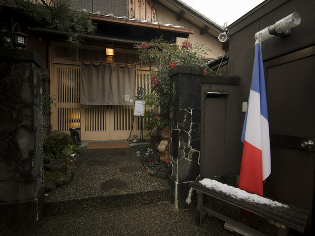 気取りなくフレンチを楽しむ、アットホームで居心地の良い空間