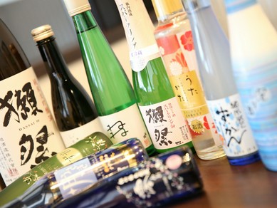 人気のスパークリング清酒を含む、250種類の飲み放題は圧巻