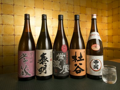 料理にあわせて提案。酒蔵から直接仕入れている大分の地焼酎