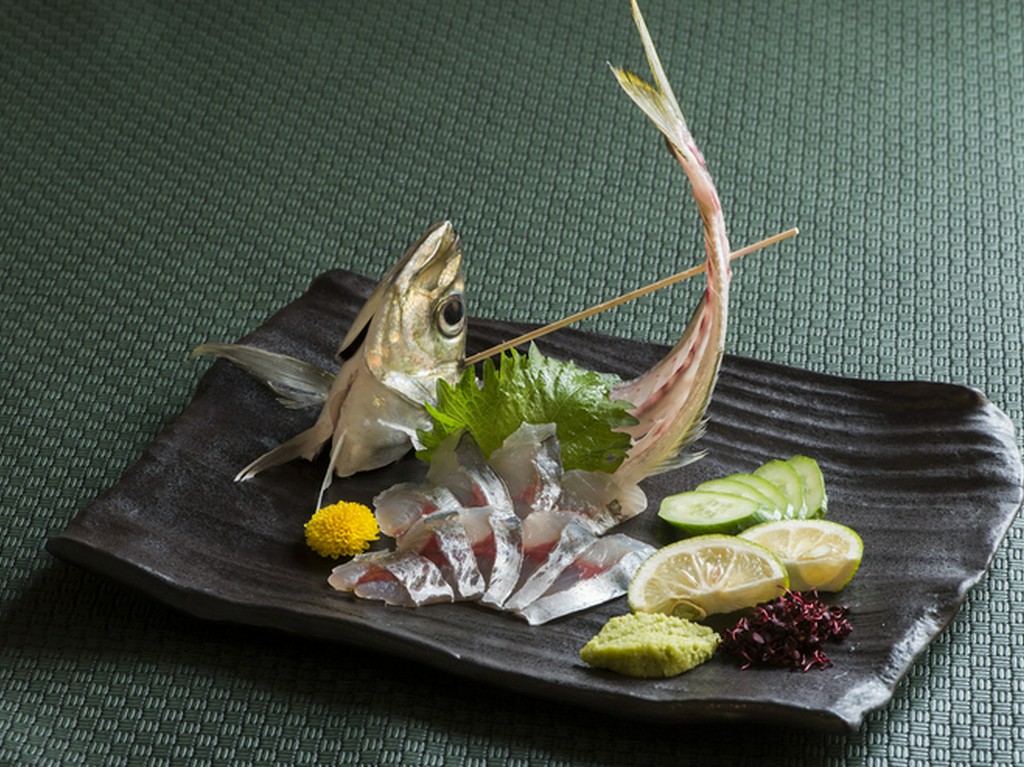 新鮮だからこそ味わえる甘みと歯ごたえ『大分県名産！　関アジのお刺身』