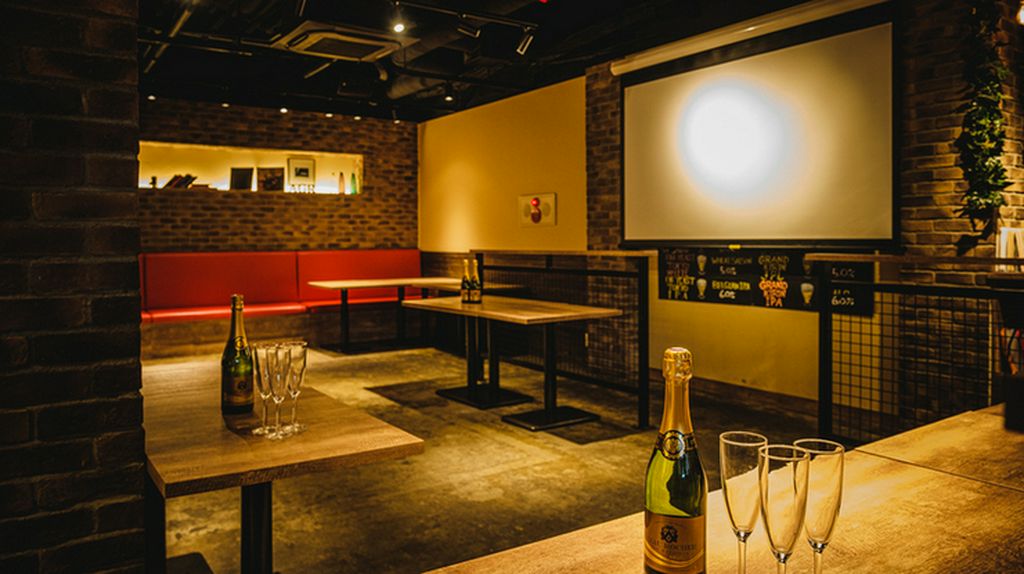 最大110名までの貸切宴会が可能。笑顔あふれる楽しい時間を満喫