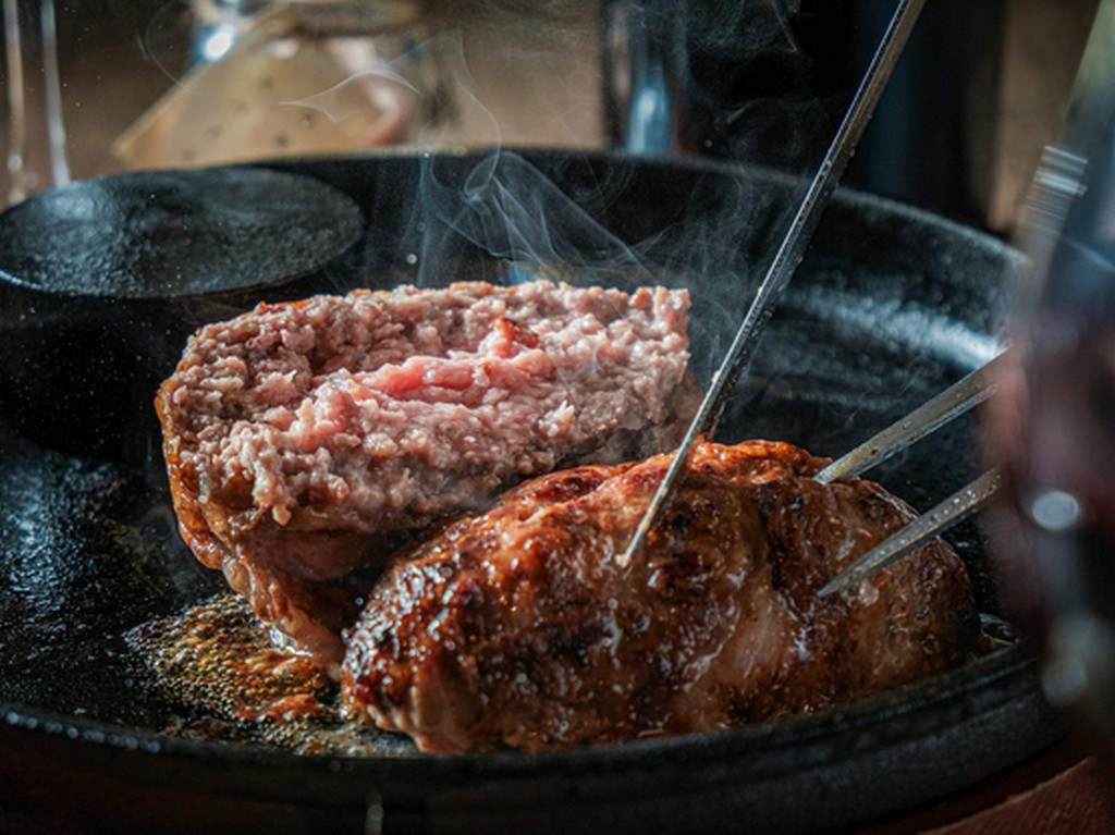 1日10食限定！『肉汁溢れる渾身のハンバーグ』