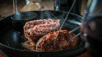 1日10食限定！『肉汁溢れる渾身のハンバーグ』