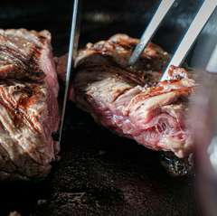 オーストラリア産ブラックアンガス牛カイノミのグリル　色々な薬味でどうぞ！