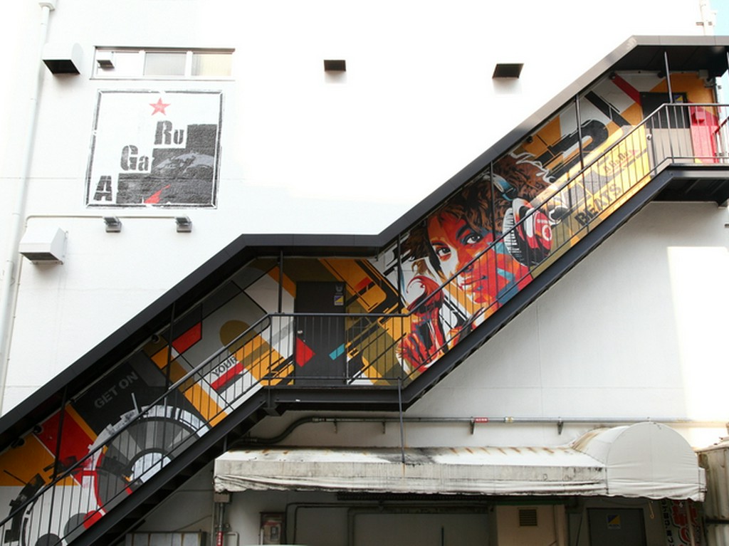 70年代アメリカをイメージしたオシャレな外観