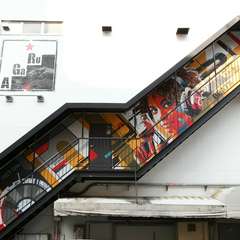 70年代アメリカをイメージしたオシャレな外観