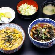 ＋350円（税抜）で、冷たい麺類の汁をきざみ鴨汁に変更できます。