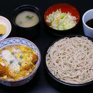 ＋350円（税抜）で、冷たい麺類の汁をきざみ鴨汁に変更できます。