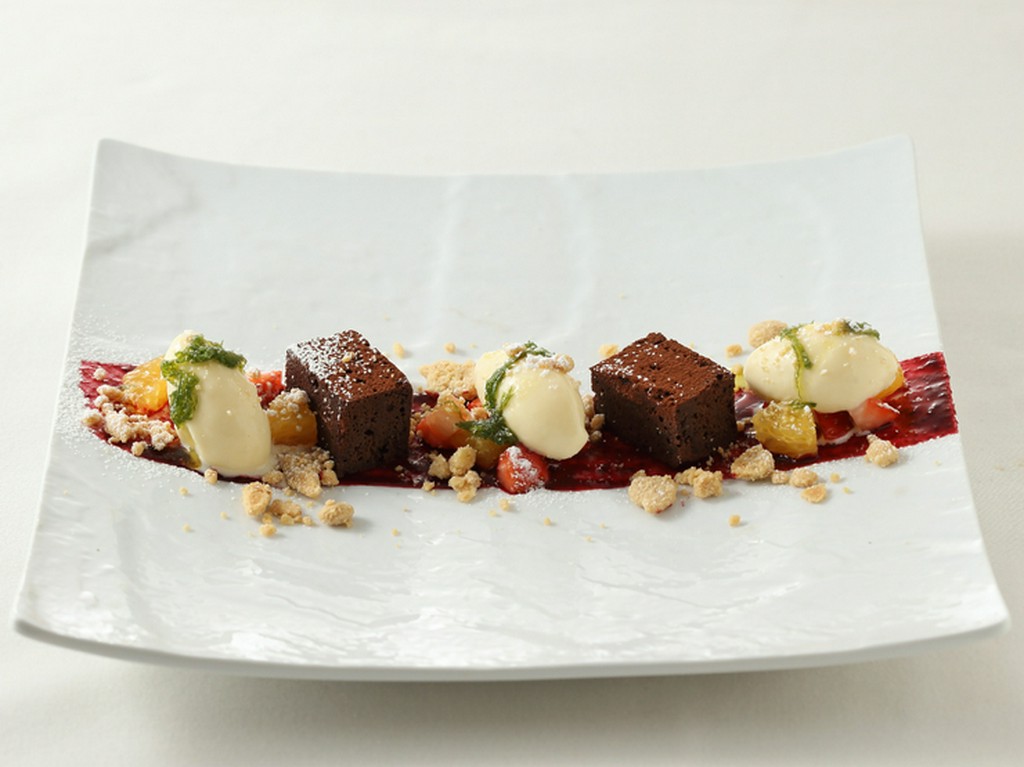 フランス産クーベルチュールを使った濃厚さが魅力『ガトーショコラとマスカルポーネと白味噌のジェラート』