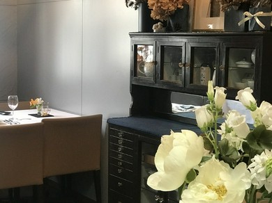 オリジナリティーあふれる料理をスタイリッシュな空間で堪能