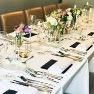 2階では最大14名まで、ロングテーブルでの貸切りパーティーが可能です。テーブルを繋げて仲間との一体感を楽しみながら、本場イギリス人シェフによる、エレガントなモダンヨーロピアン料理をご堪能いただけます。