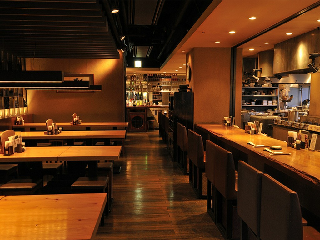 ノスタルジックと期待が入りまじる炭火焼きの香り