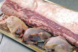 冬の定番は野趣あふれるジビエ料理です
