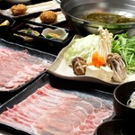 平田牧場を代表する『金華豚』『三元豚』を食べ比べできる一番人気のコースです。

