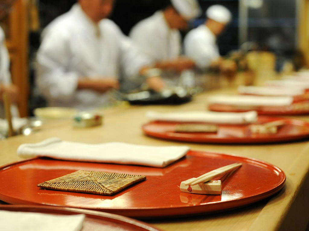 和食贔屓の食通の女性とともに訪れるのに最適です