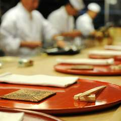 和食贔屓の食通の女性とともに訪れるのに最適です