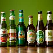 トロピカルフルーツのカクテルやココナッツ焼酎など、日本では珍しい本場の酒が充実。中でもタイ王室に認められた由緒ある『シンハー』や、辛口だけど後味がすっきりした『ビンタン』など、ビールが豊富です。