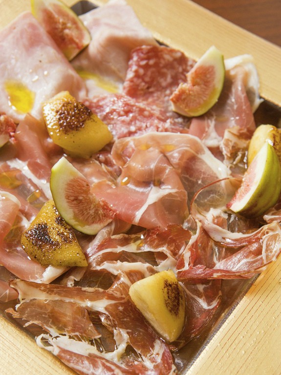 楽しい宴の席には、見た目にも美しいイタリアンで大満足