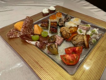 2名より
お料理は完全お任せのメニュー　お取り分けして頂くプランです
スタンダード5500円（税込6050円）