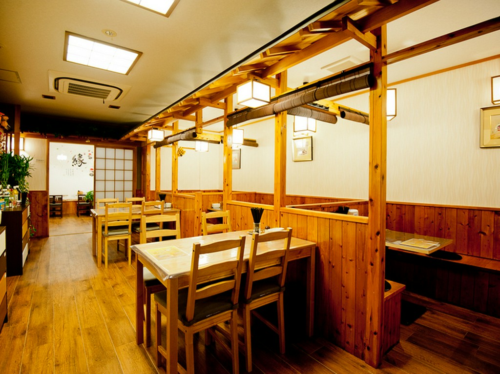 宴会に最適、店内奥は周囲が気にならない個室