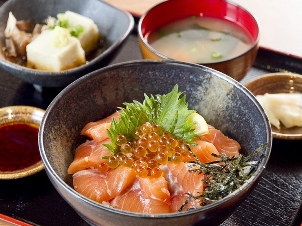 サーモン、イクラ丼