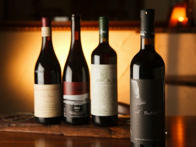 充実した品揃えのワインとイタリアンのマリアージュを楽しむ