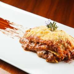 中はもっちり、表面はパリッとしたサクサク食感の『ラザニア』