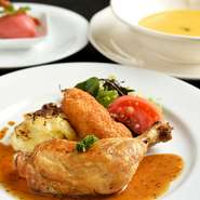 おしゃれで落ち着いた雰囲気ながら、本格フレンチをとてもリーズナブルなお値段で楽しめるので、家族連れでの利用にもおすすめ。予約をすれば、お子様メニューも用意してもらえます。