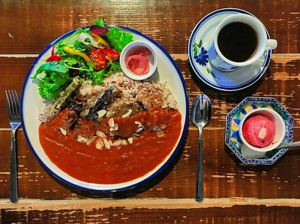 グルテンフリーの雑穀薬膳カレープレート