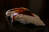 とろけるような食感を楽しむ『握り　穴子』