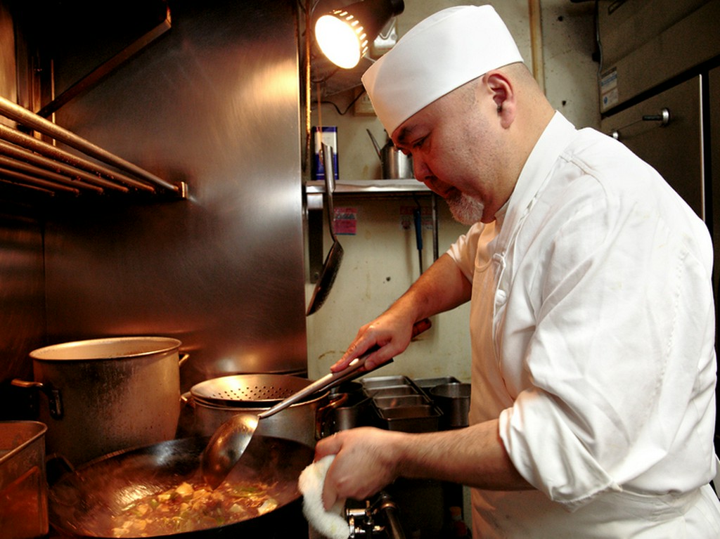 笑顔で幸せな時間を提供できるよう、心を込めて丁寧に調理