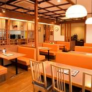 「瑞浪ボーノポーク」をしゃぶしゃぶやオードブル料理に仕上げて極上の逸品に。奥には大広間があり、パーティや宴会にも最適です。食通をうならせる味わいもそろっているので、接待にもおすすめ。