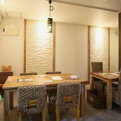 明るい気さくなスタッフと、カフェのようなバーで楽しい女子会