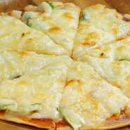 チーズをたっぷり乗せたピザです。