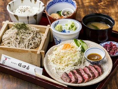 飛騨の美味しいものが盛りだくさん『牛心あればそば心』