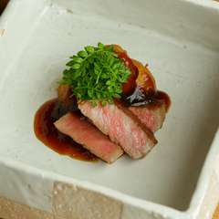 ワインに合わせる日本食。ワインの持ち込みも可能