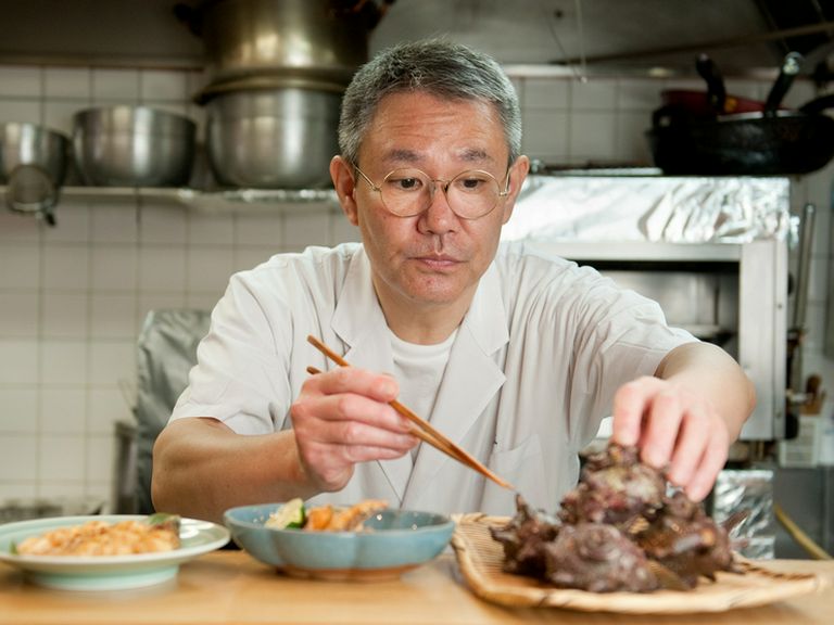 丁寧な接客と、鮮魚をふんだんに使った板前料理でおもてなし