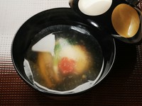毎月四種類の椀種で提供される『お吸い物』