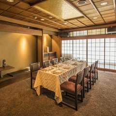 落ち着いた雰囲気の個室で結納・顔合わせを