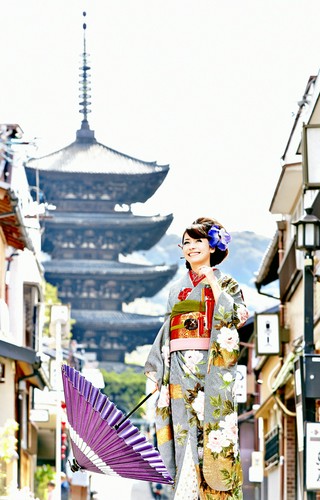東山の風情を感じる八坂の塔