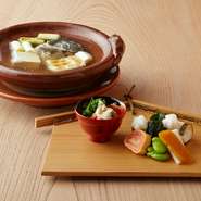 旬の野菜はできるだけ京都産のものを使用するなど、食材の産地にもこだわった料理が揃っているのも魅力。たけのこのシーズンには朝堀のたけのこを使った料理も味わうことができます。